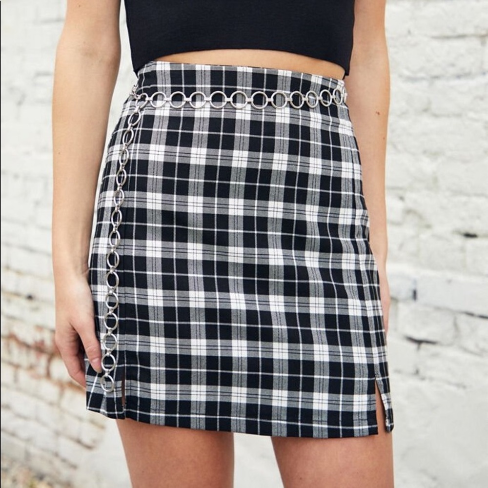 BRANDY MELVILLE NEVER WORN NWT CARA SKIRT😻